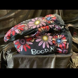 Boodun Ski Mitts womens black with flower print. Like new condition